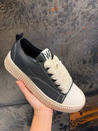 SNEAKERS HARBOR