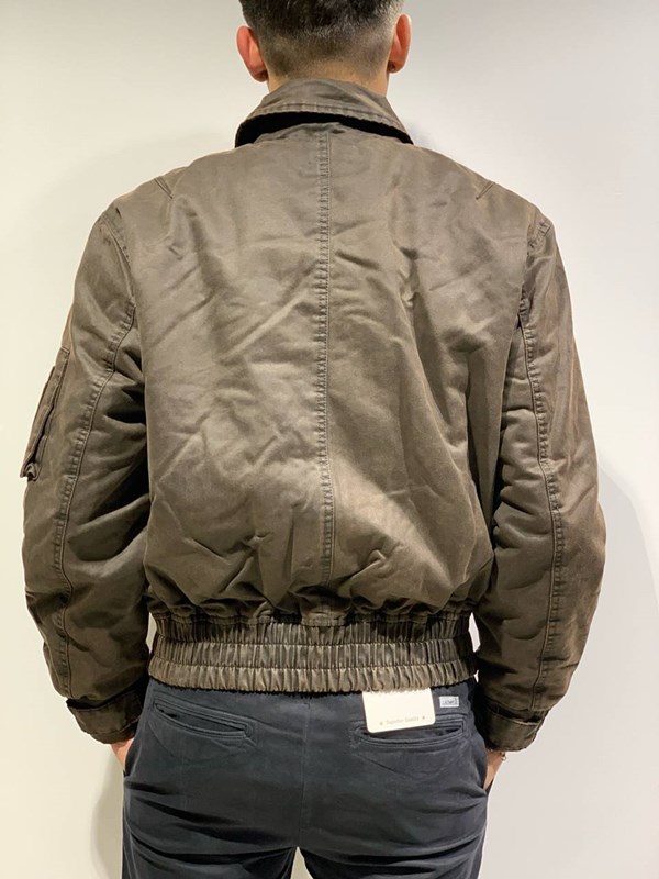 1EFABEB2F4CE5F6255860FE99D7B8D80_ Bomber exhale