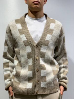 E9D1D1AD7406FA7FBA0979A1E324A308_ Chess cardigan